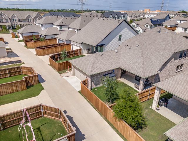 909 Almond Blossom Circle, Crowley, TX 76036
