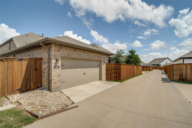 909 Almond Blossom Circle, Crowley, TX 76036