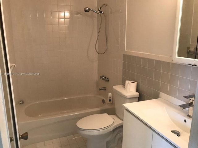 536 14th St 311, Miami Beach, FL 33139