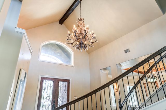 15 Whisperwood Circle, Lubbock, TX 79416