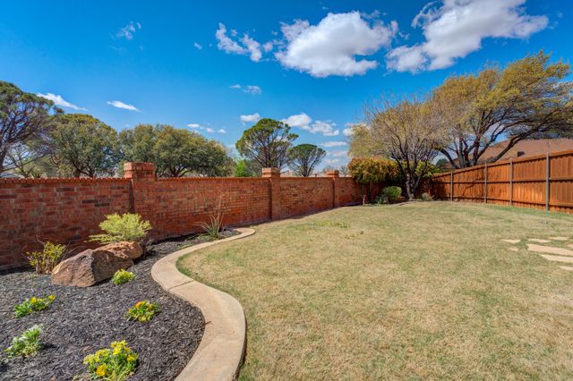 15 Whisperwood Circle, Lubbock, TX 79416