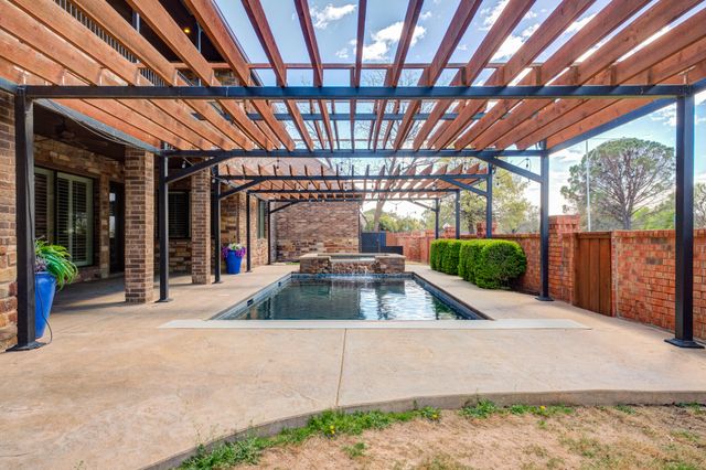 15 Whisperwood Circle, Lubbock, TX 79416