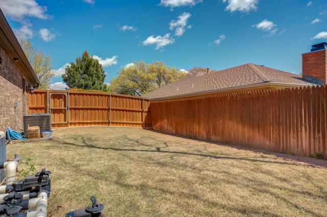 15 Whisperwood Circle, Lubbock, TX 79416