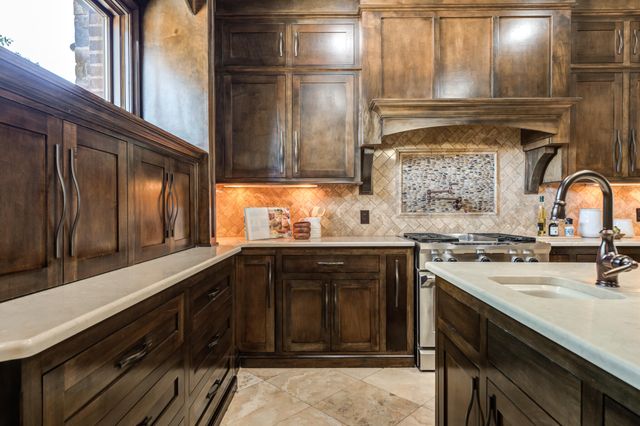 15 Whisperwood Circle, Lubbock, TX 79416