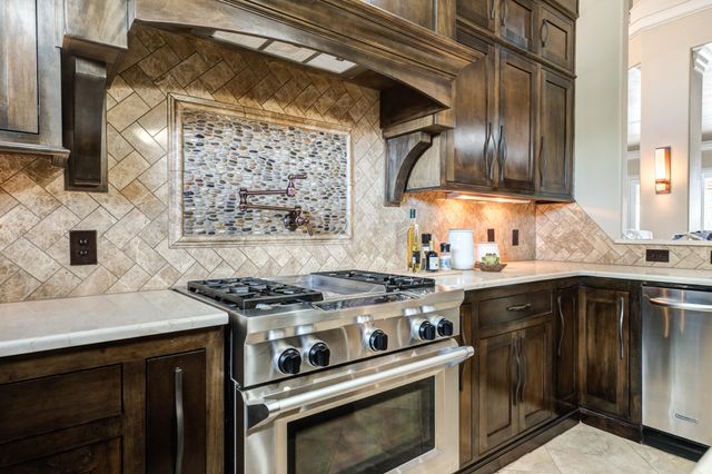 15 Whisperwood Circle, Lubbock, TX 79416