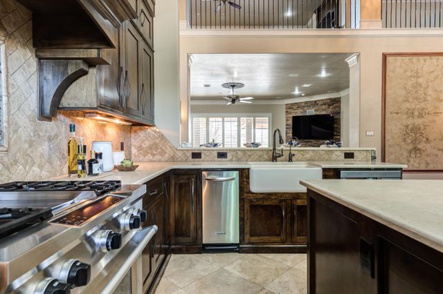 15 Whisperwood Circle, Lubbock, TX 79416