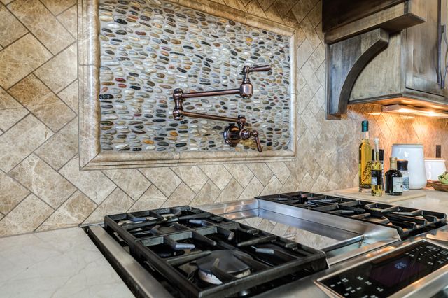 15 Whisperwood Circle, Lubbock, TX 79416