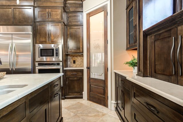 15 Whisperwood Circle, Lubbock, TX 79416