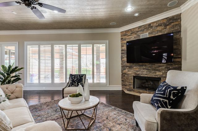 15 Whisperwood Circle, Lubbock, TX 79416