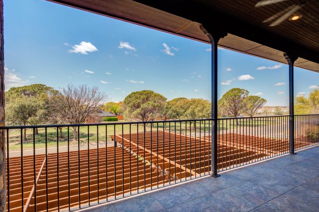 15 Whisperwood Circle, Lubbock, TX 79416