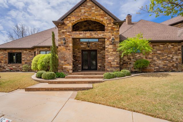 15 Whisperwood Circle, Lubbock, TX 79416