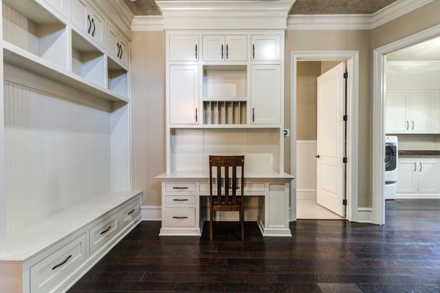 15 Whisperwood Circle, Lubbock, TX 79416