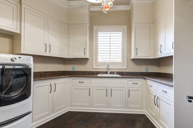 15 Whisperwood Circle, Lubbock, TX 79416