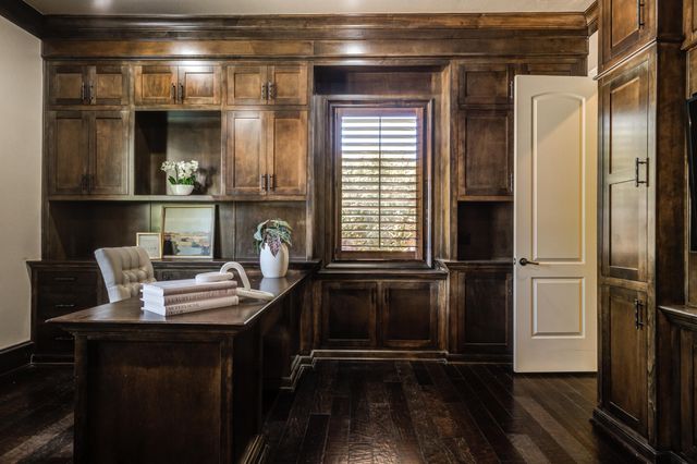 15 Whisperwood Circle, Lubbock, TX 79416