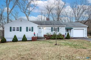 7 Mohawk Circle, Danbury, CT 06811