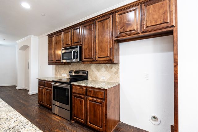 2500 Rockbrook Drive A77, Lewisville, TX 75067