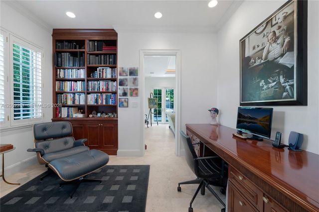 3460 S Moorings Way, Miami, FL 33133