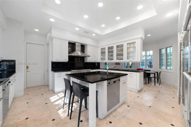 3460 S Moorings Way, Miami, FL 33133