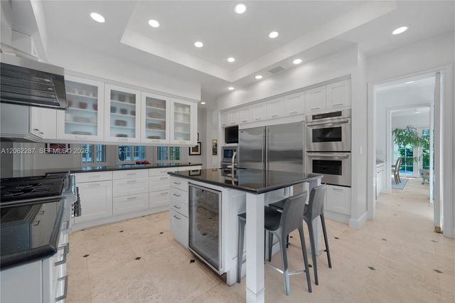 3460 S Moorings Way, Miami, FL 33133
