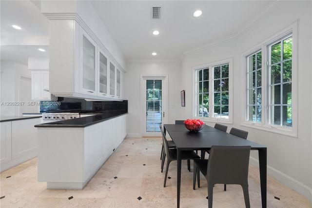 3460 S Moorings Way, Miami, FL 33133