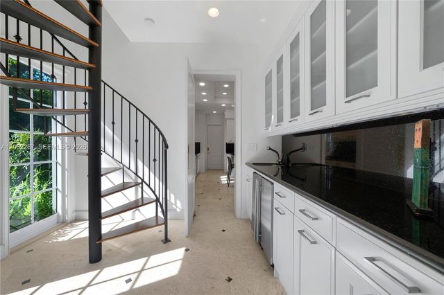 3460 S Moorings Way, Miami, FL 33133
