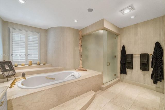 3460 S Moorings Way, Miami, FL 33133