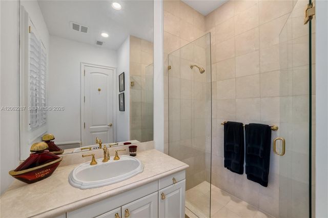 3460 S Moorings Way, Miami, FL 33133