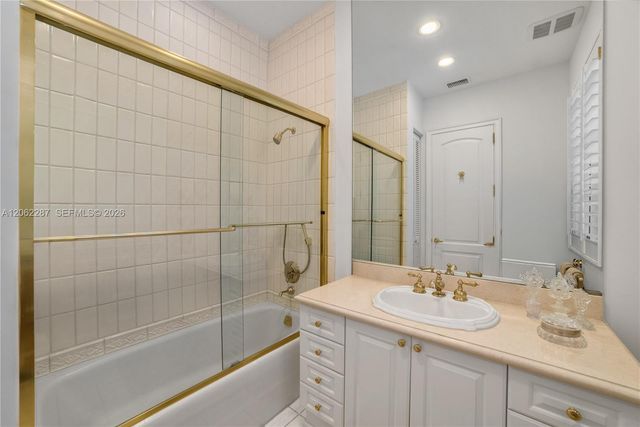 3460 S Moorings Way, Miami, FL 33133