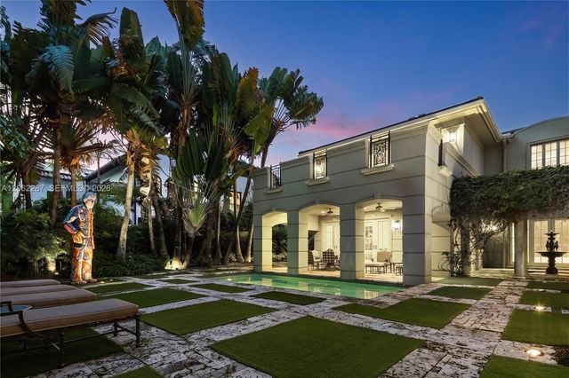 3460 S Moorings Way, Miami, FL 33133