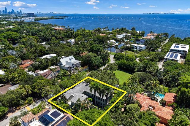3460 S Moorings Way, Miami, FL 33133
