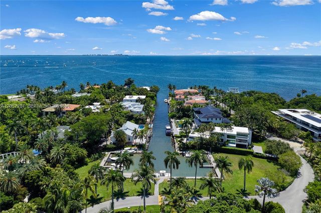 3460 S Moorings Way, Miami, FL 33133