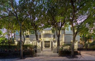 3460 S Moorings Way, Miami, FL 33133