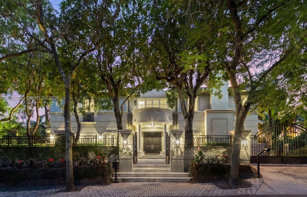 3460 S Moorings Way, Miami, FL 33133