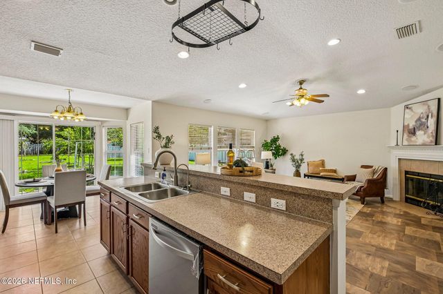 11269 BELMONT OAKS Drive, Jacksonville, FL 32220