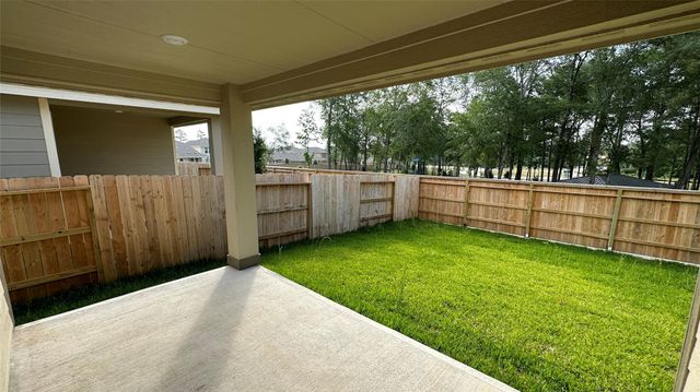221 Harper Ridge Drive, Conroe, TX 77316