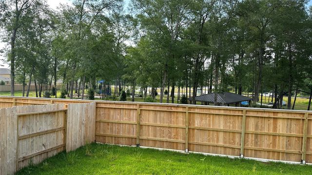221 Harper Ridge Drive, Conroe, TX 77316