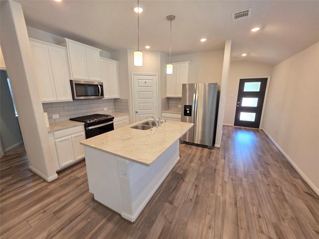 221 Harper Ridge Drive, Conroe, TX 77316