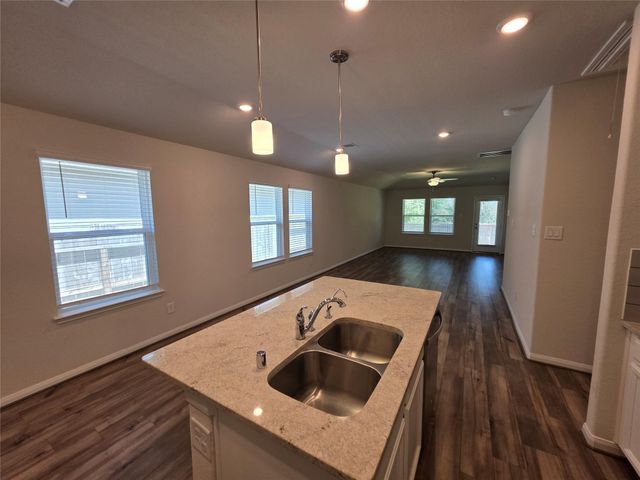 221 Harper Ridge Drive, Conroe, TX 77316