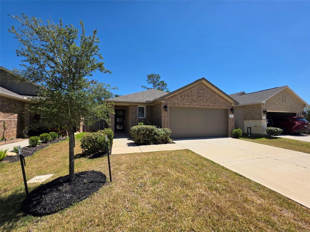 221 Harper Ridge Drive, Conroe, TX 77316