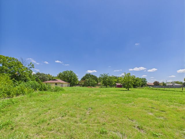 853 Pratt Road, Red Oak, TX 75154