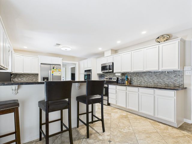 853 Pratt Road, Red Oak, TX 75154