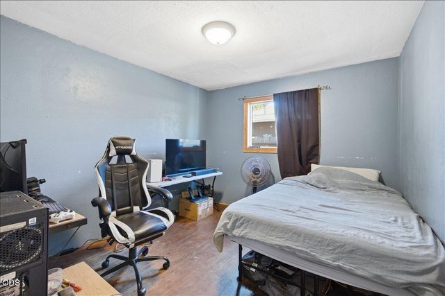 755 S 4th Street, Central Point, OR 97502