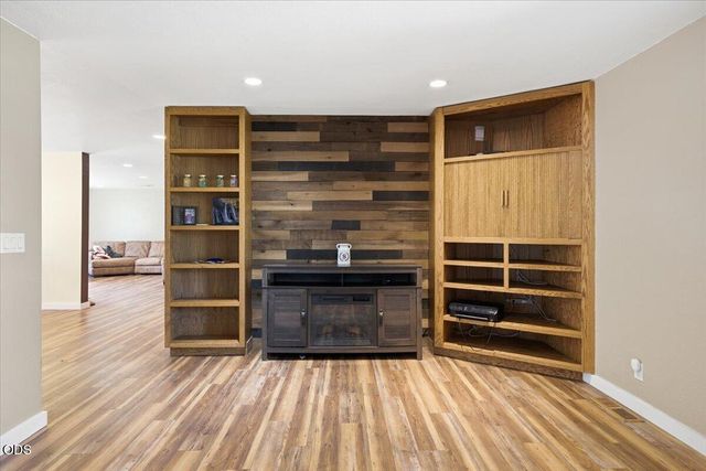 755 S 4th Street, Central Point, OR 97502