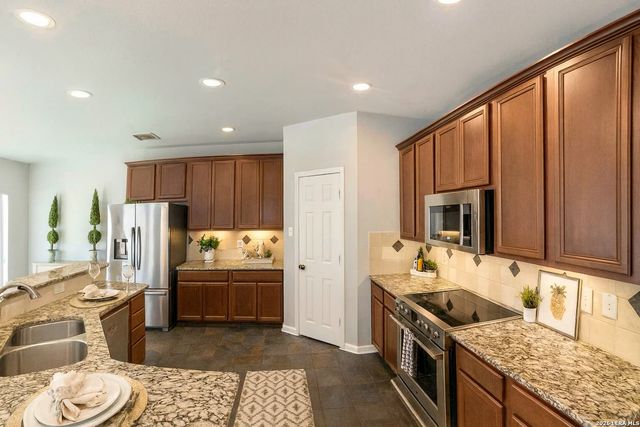 15603 Luna Ridge, Helotes, TX 78023