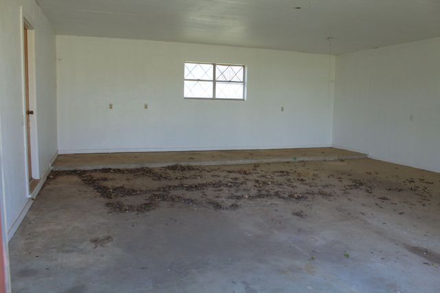 308 N Cottonbelt Avenue, Gustine, TX 76455