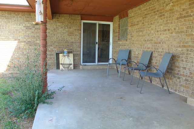 308 N Cottonbelt Avenue, Gustine, TX 76455