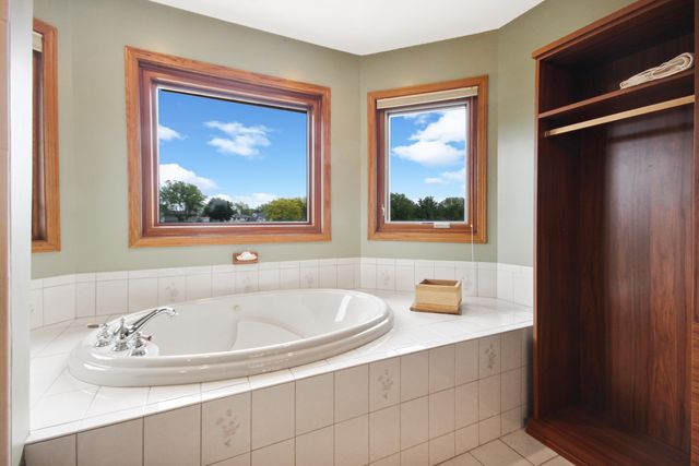 12511 W 101st Place, St. John, IN 46373