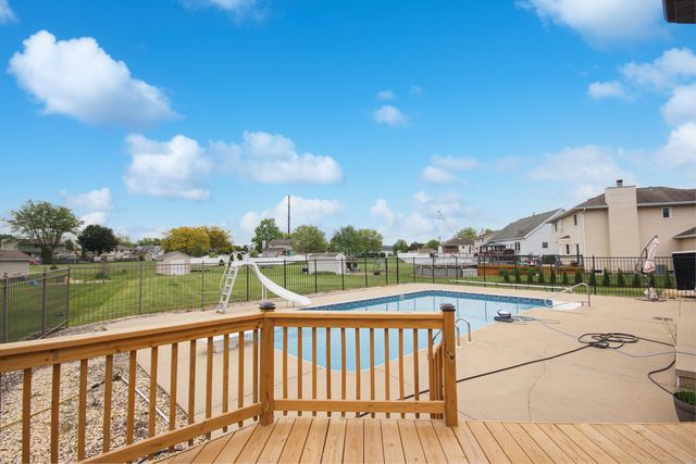 12511 W 101st Place, St. John, IN 46373