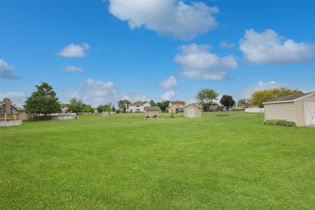 12511 W 101st Place, St. John, IN 46373