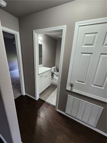 2607 Whispering Woods Court, Lowell, AR 72745
